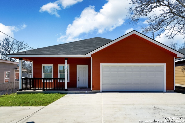 Image 2 of 33 For 3723 Commercial