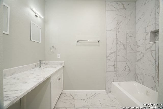 Image 20 of 33 For 3723 Commercial