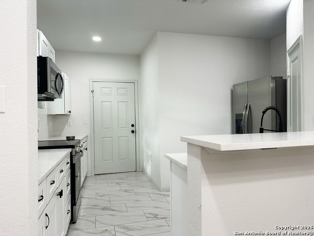 Image 10 of 35 For 325 Robert E Lee