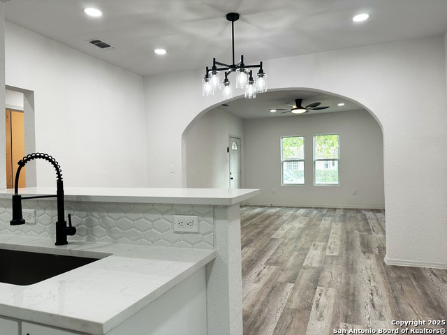 Image 13 of 35 For 325 Robert E Lee