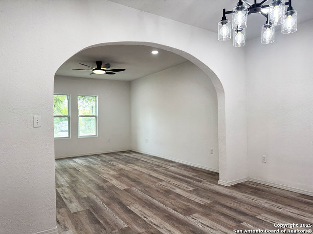 Image 14 of 35 For 325 Robert E Lee