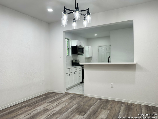 Image 15 of 35 For 325 Robert E Lee