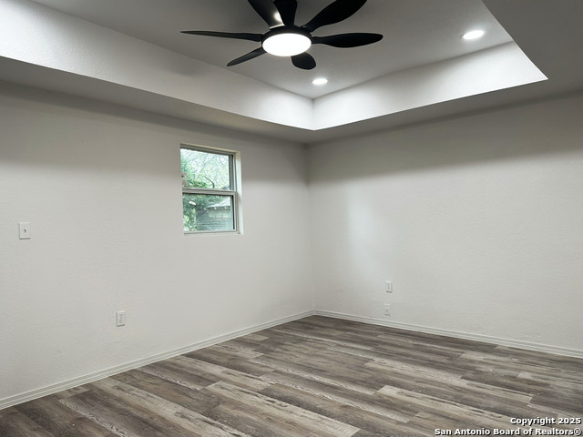 Image 25 of 35 For 325 Robert E Lee