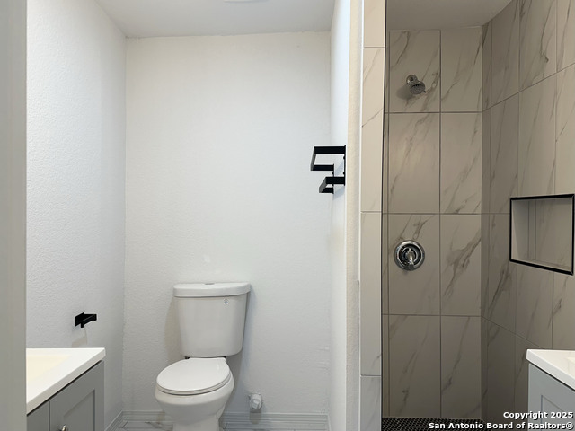 Image 26 of 35 For 325 Robert E Lee