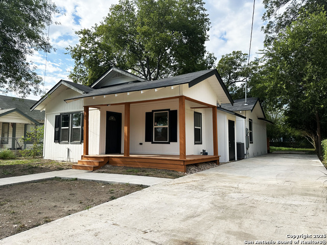 Image 3 of 35 For 325 Robert E Lee