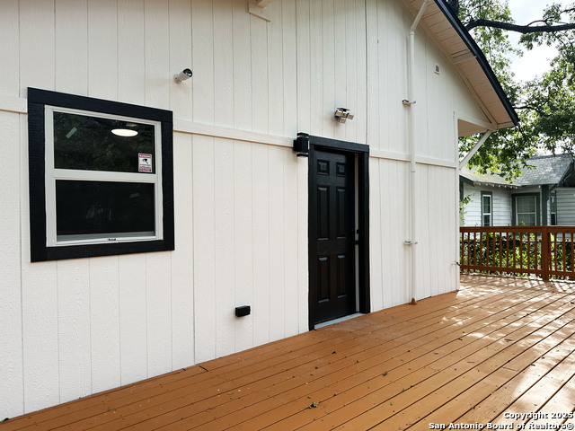 Image 31 of 35 For 325 Robert E Lee