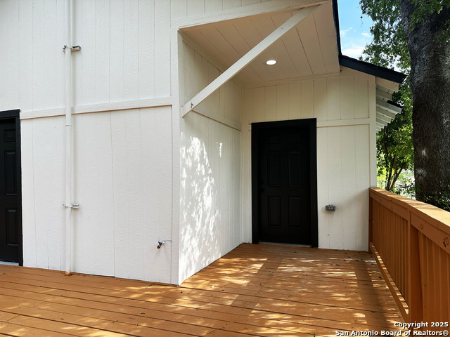 Image 32 of 35 For 325 Robert E Lee