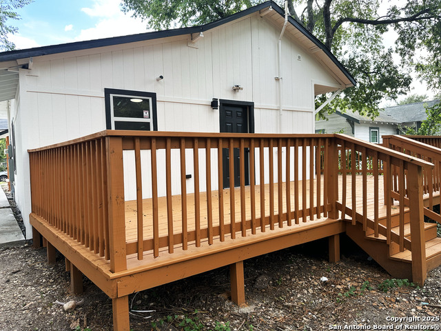 Image 33 of 35 For 325 Robert E Lee