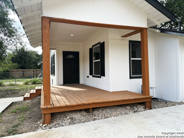 Image 5 of 35 For 325 Robert E Lee