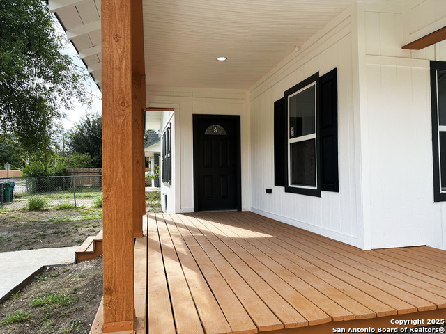 Image 6 of 35 For 325 Robert E Lee