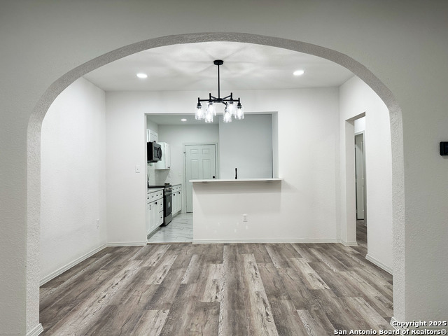 Image 7 of 35 For 325 Robert E Lee