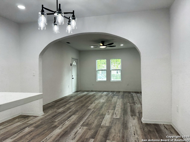 Image 8 of 35 For 325 Robert E Lee