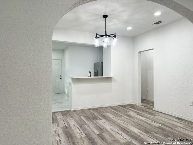 Image 9 of 35 For 325 Robert E Lee