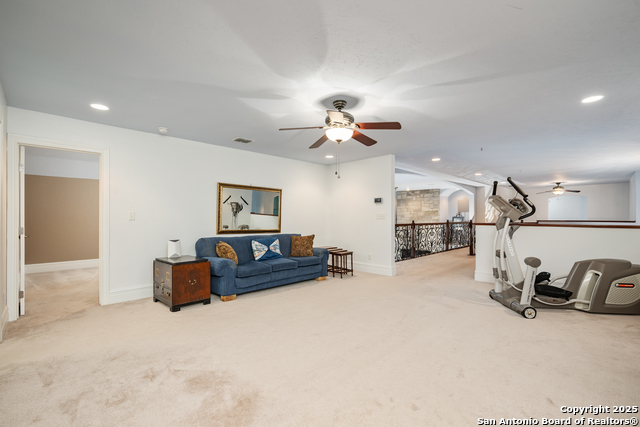 Image 18 of 41 For 613 Saxet  