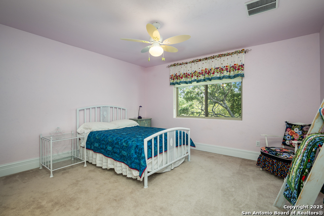 Image 22 of 41 For 613 Saxet  