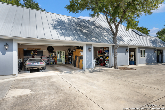 Image 29 of 41 For 613 Saxet  