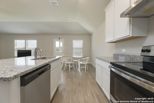 Image 10 of 29 For 765 Stonemanor Bay