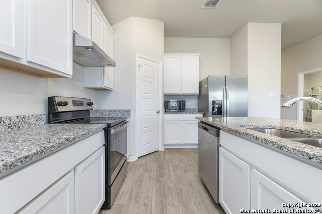 Image 2 of 29 For 765 Stonemanor Bay