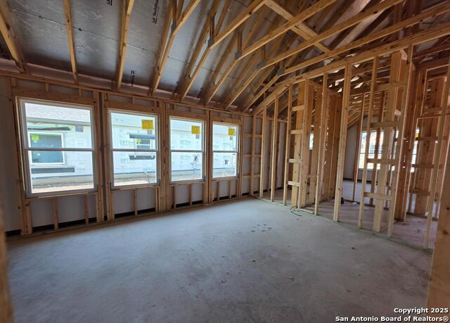 Listing photo id 8 for 12918 Horseback Pl