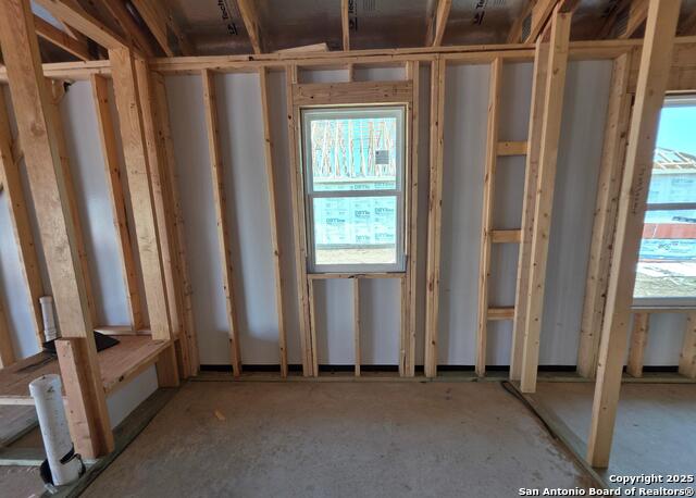 Listing photo id 9 for 12918 Horseback Pl