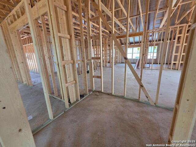 Listing photo id 16 for 12918 Horseback Pl