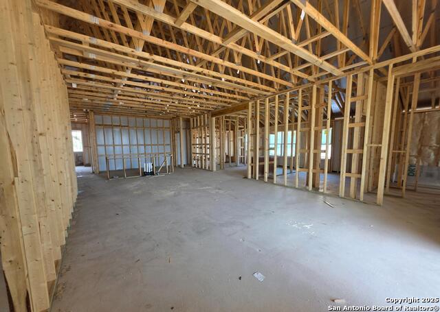 Listing photo id 18 for 12918 Horseback Pl