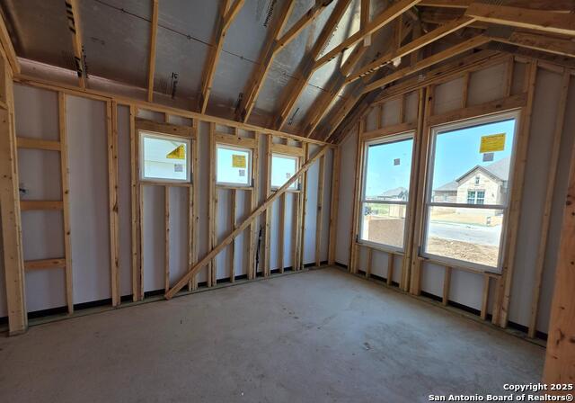 Listing photo id 2 for 12918 Horseback Pl