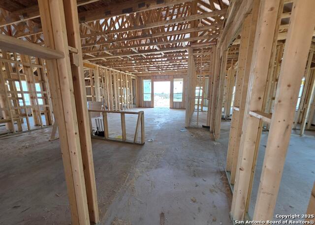 Listing photo id 4 for 12918 Horseback Pl