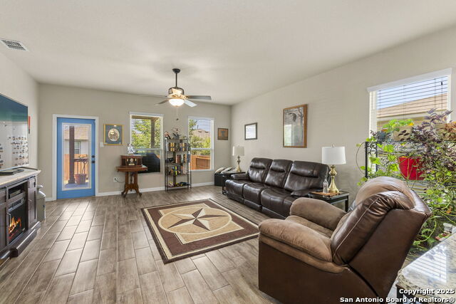 Image 3 of 38 For 10343 Rosalina