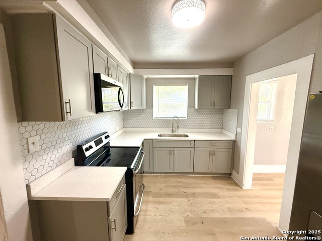 Image 10 of 29 For 1834 Center St