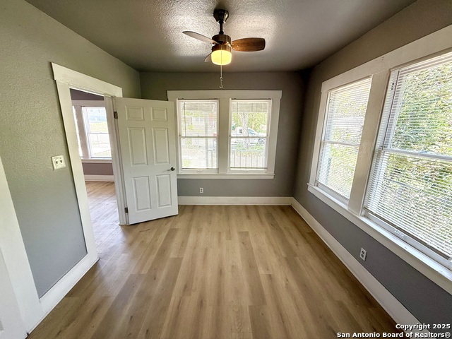 Image 21 of 29 For 1834 Center St