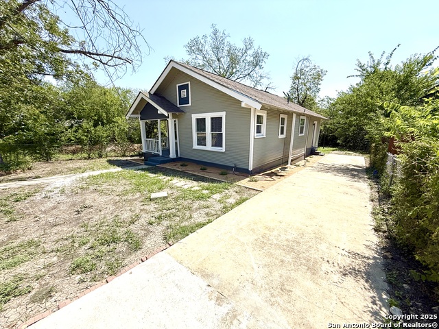 Image 3 of 29 For 1834 Center St