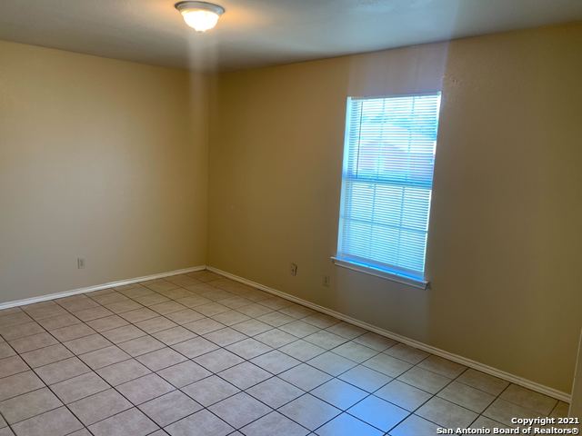 Image 10 of 32 For 7560 Oak Chase