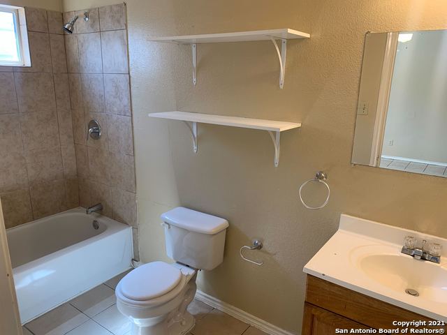 Image 12 of 32 For 7560 Oak Chase