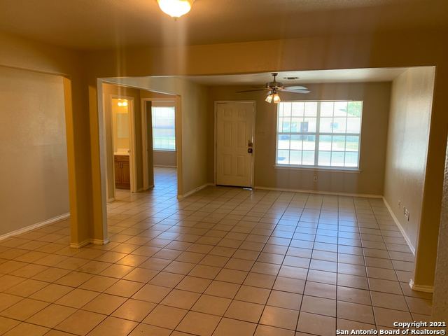 Image 4 of 32 For 7560 Oak Chase