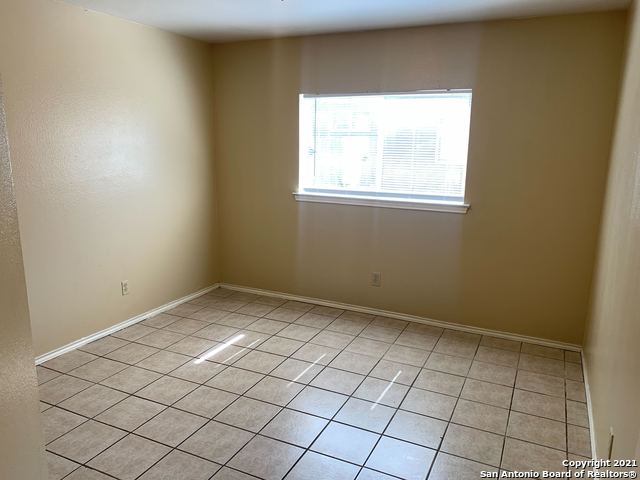 Image 7 of 32 For 7560 Oak Chase