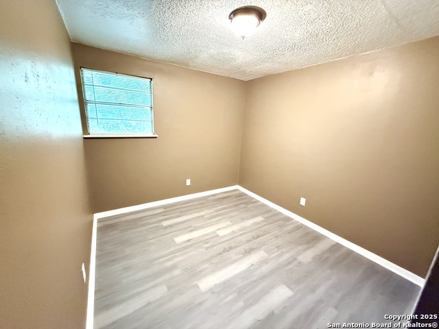 Image 12 of 17 For 1827 Highland Blvd