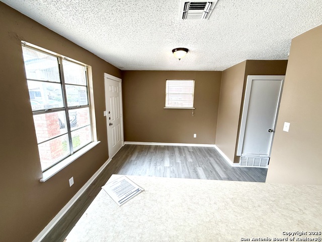 Image 6 of 17 For 1827 Highland Blvd