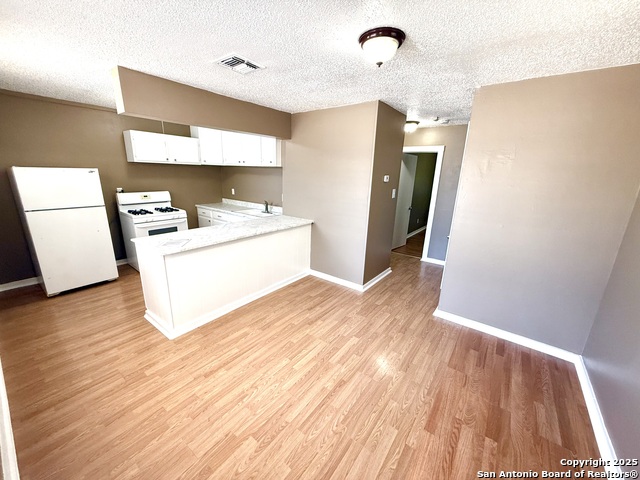 Image 2 of 15 For 1829 Highland Blvd