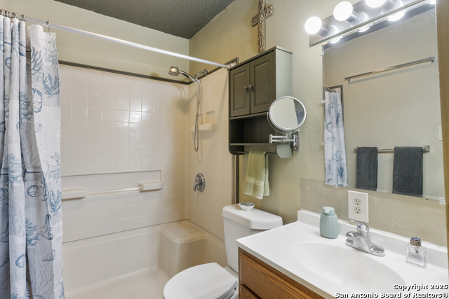 Listing photo id 16 for 5119 Oldstead St.