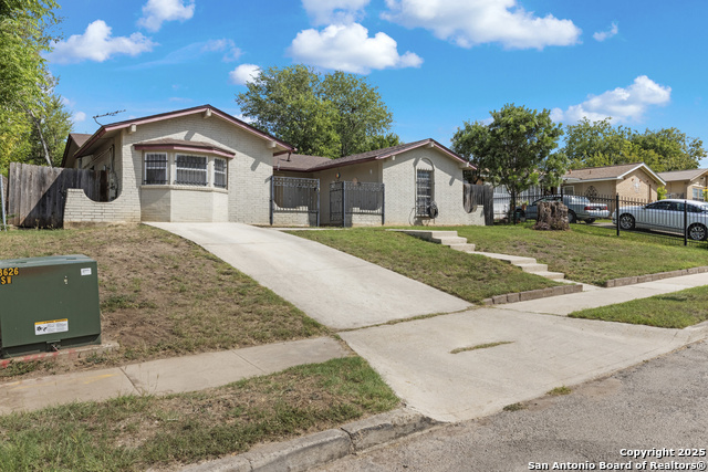 Listing photo id 1 for 5119 Oldstead St.