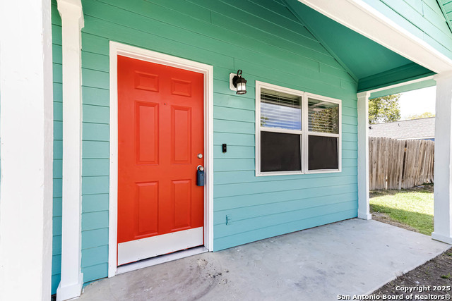 Listing photo id 0 for 7110 Tranquil