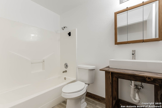 Listing photo id 21 for 7110 Tranquil
