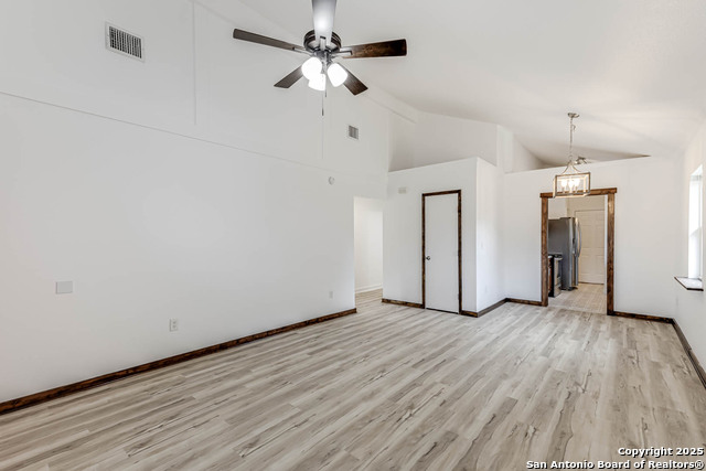 Listing photo id 4 for 7110 Tranquil