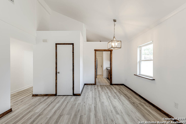 Listing photo id 5 for 7110 Tranquil