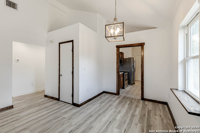 Listing photo id 6 for 7110 Tranquil
