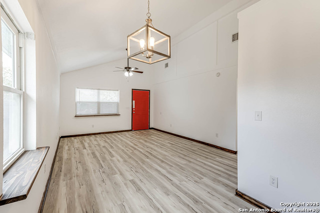 Listing photo id 7 for 7110 Tranquil