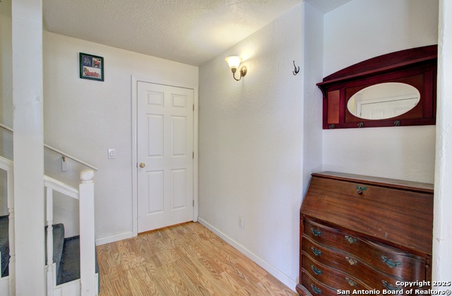 Listing photo id 16 for 6248 Yorkshire