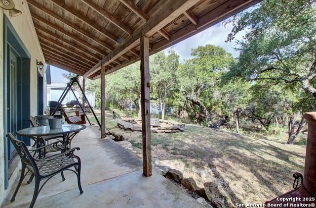 Listing photo id 26 for 6248 Yorkshire