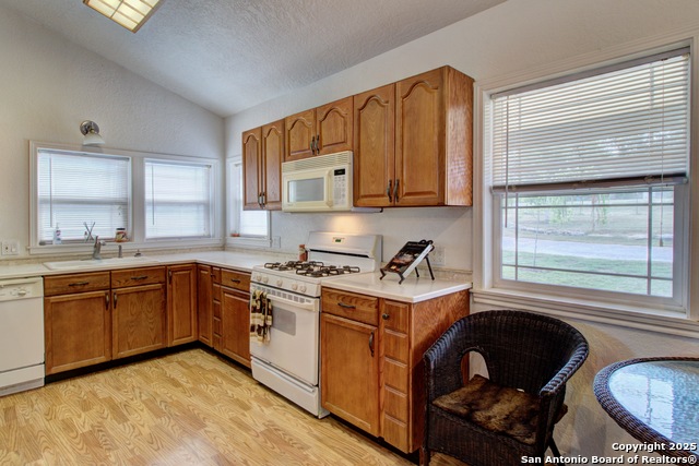 Listing photo id 2 for 6248 Yorkshire